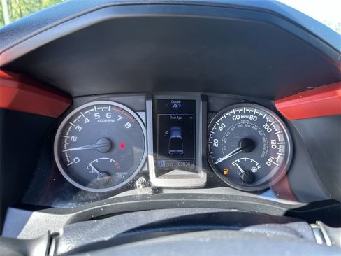 Used 2018 Toyota Tacoma TRD Sport image 23