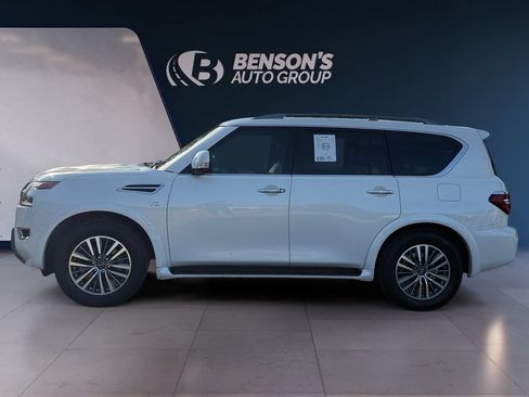 Used 2022 Nissan Armada SV w/ SV Appearance Package RWD image 2