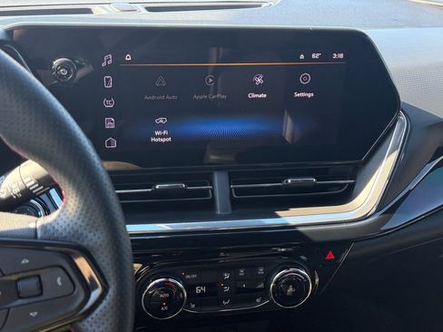 Used 2024 Chevrolet Trax RS image 19