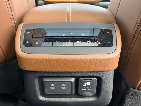 New 2026 Nissan Pathfinder Platinum w/ Lighting Package AWD/4WD image 20