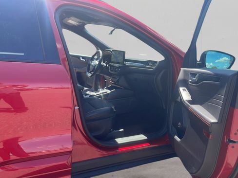 Used 2023 Ford Escape ST-Line w/ Tech Pack #1 AWD/4WD image 14