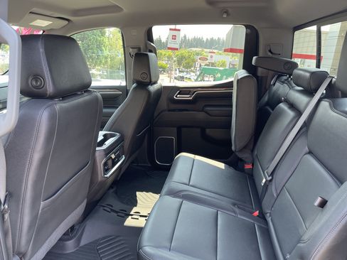 Used 2022 Chevrolet Silverado 1500 LTZ AWD/4WD image 11