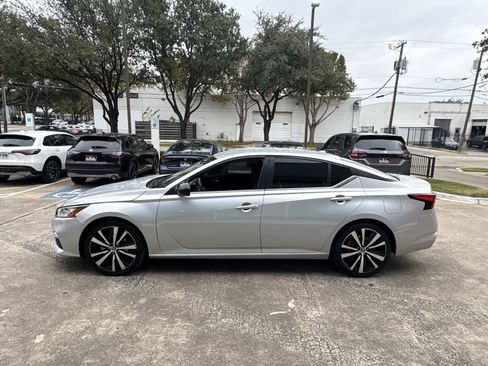 Used 2022 Nissan Altima 2.5 SR image 3