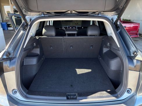 Used 2026 Volkswagen Tiguan SE FWD image 32