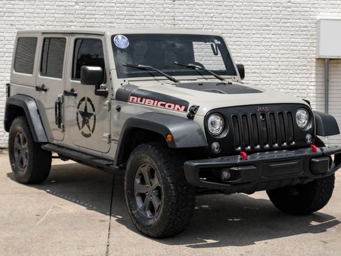 Used 2017 Jeep Wrangler Unlimited Rubicon AWD/4WD image 5