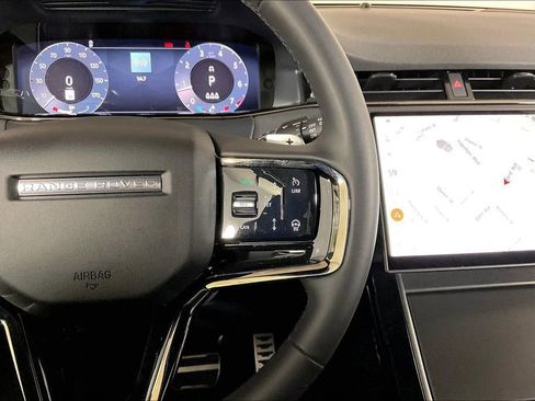 Used 2024 Land Rover Range Rover Evoque Dynamic SE image 19