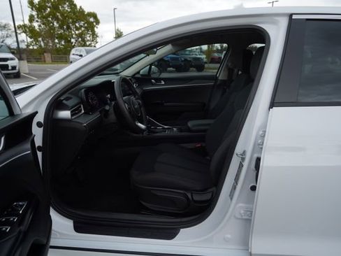 Used 2022 Kia K5 LXS image 12