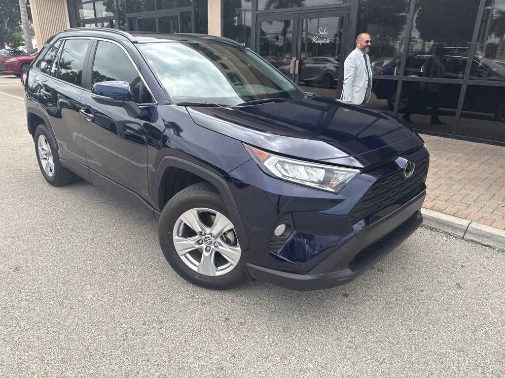 Used 2021 Toyota RAV4 XLE w/ Convenience Package FWD image 19