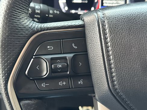 Used 2025 Toyota Tacoma TRD Sport image 12