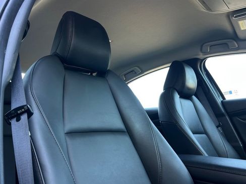 Used 2024 MAZDA MAZDA3 s image 19