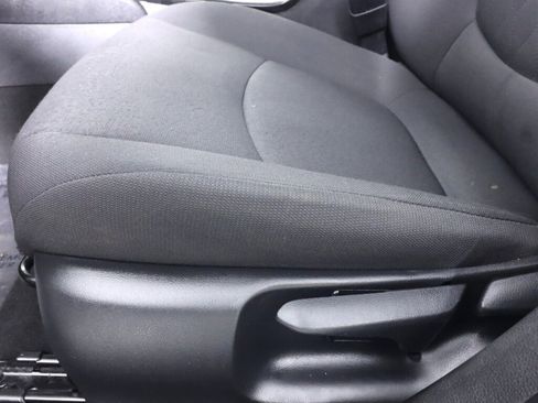 Used 2021 Toyota Corolla LE image 27