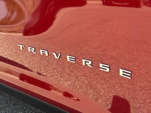 Used 2025 Chevrolet Traverse LT w/ Driver Confidence Package image 13