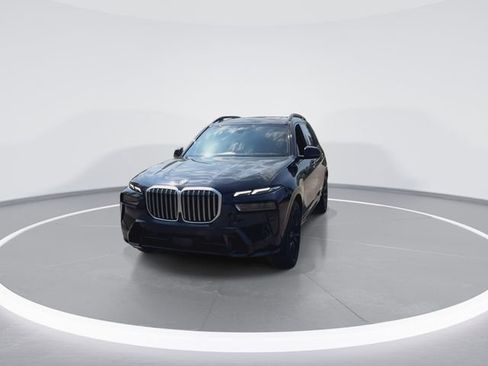 Used 2023 BMW X7 xDrive40i w/ M Sport Package AWD/4WD image 4