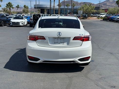 Used 2018 Acura ILX FWD image 4