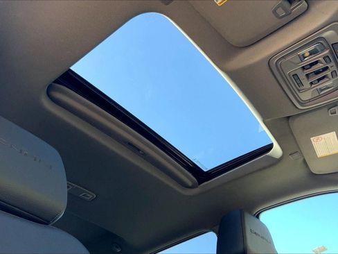 Used 2023 GMC Sierra 3500 Denali w/ Denali Ultimate Package image 26