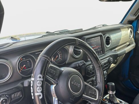 Used 2022 Jeep Gladiator Overland image 45