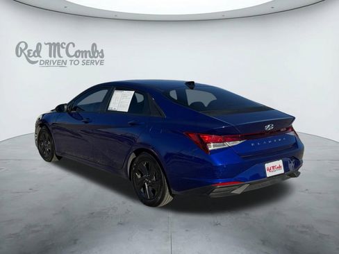Used 2022 Hyundai Elantra SEL image 3