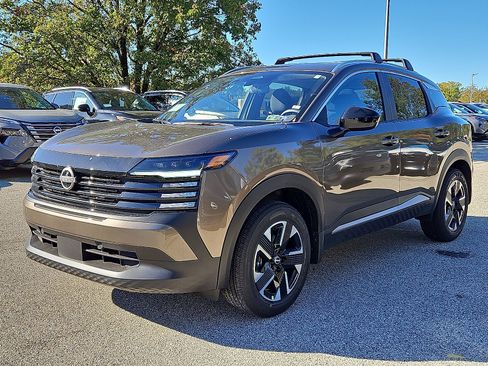 New 2026 Nissan Kicks SV w/ SV Premium Package image 3