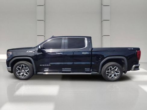 Used 2023 GMC Sierra 1500 SLT w/ SLT Premium Plus Package AWD/4WD image 4