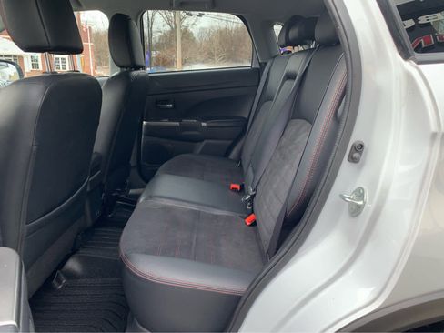 Used 2022 Mitsubishi Outlander Sport SE image 22