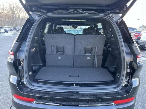 New 2025 Jeep Grand Cherokee L Limited w/ Black Appearance Package image 5