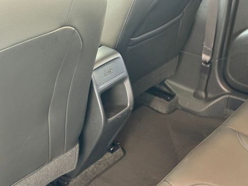 Used 2025 Buick Envista Sport Touring image 24