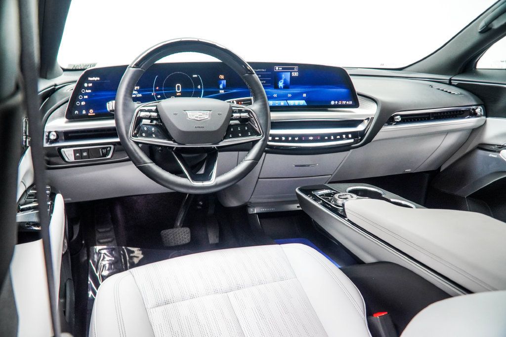 Used 2024 Cadillac Lyriq Sport RWD image 17