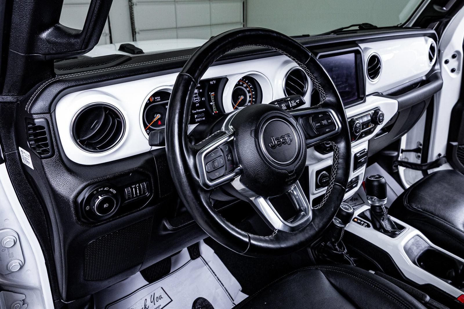 Used 2022 Jeep Wrangler Unlimited Sahara w/ Cold Weather Group AWD/4WD image 13