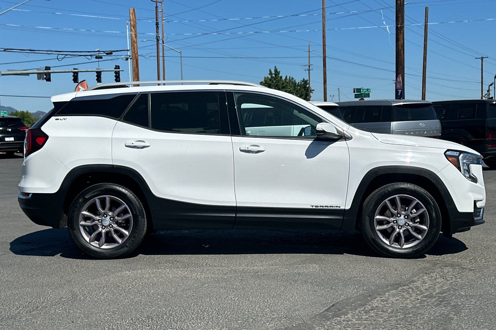 Used 2023 GMC Terrain SLT AWD/4WD image 3