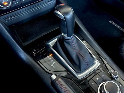 Used 2015 MAZDA MAZDA3 i Grand Touring image 33