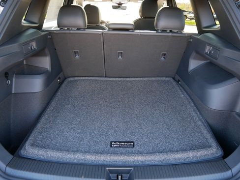 New 2026 Volkswagen Tiguan SE R-Line image 6