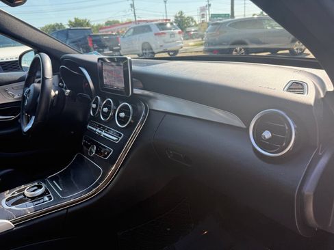 Used 2018 Mercedes-Benz C 300 4MATIC Sedan image 29