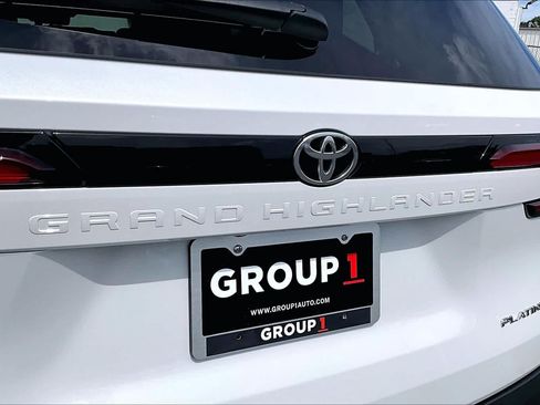 Used 2026 Toyota Grand Highlander AWD image 31