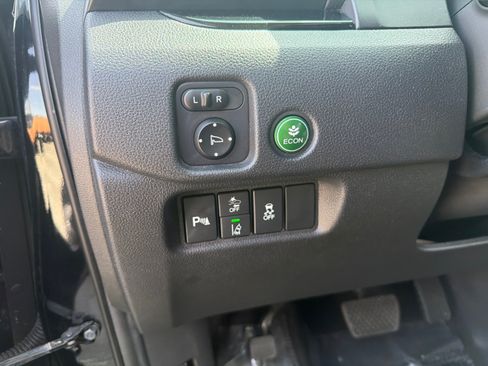 Used 2020 Honda Pilot Touring image 20