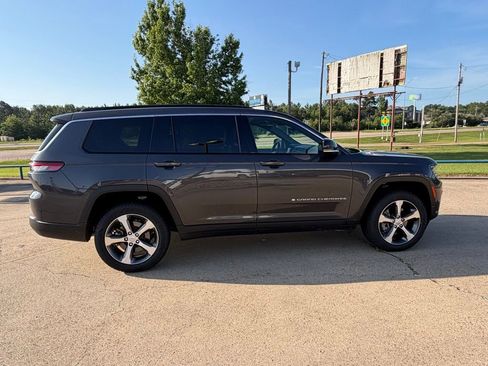 Used 2024 Jeep Grand Cherokee L Limited AWD/4WD image 6