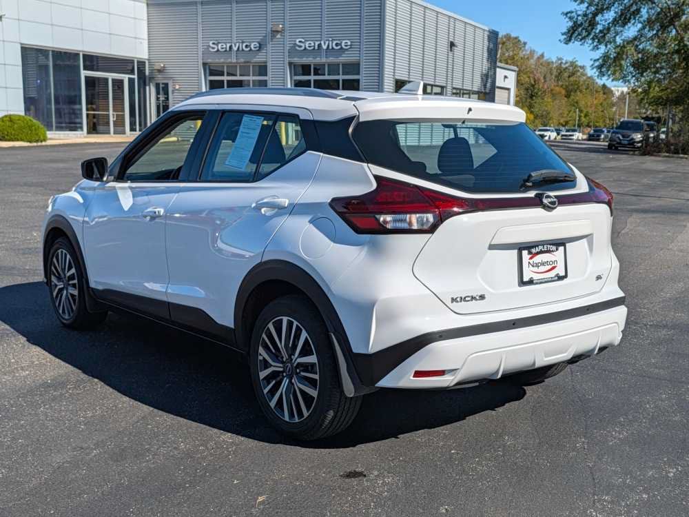 Used 2023 Nissan Kicks SV FWD image 5