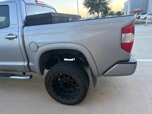 Used 2017 Toyota Tundra Limited w/ Limited Premium Package RWD image 17