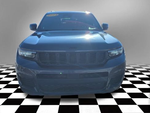 Used 2024 Jeep Grand Cherokee L Laredo image 4