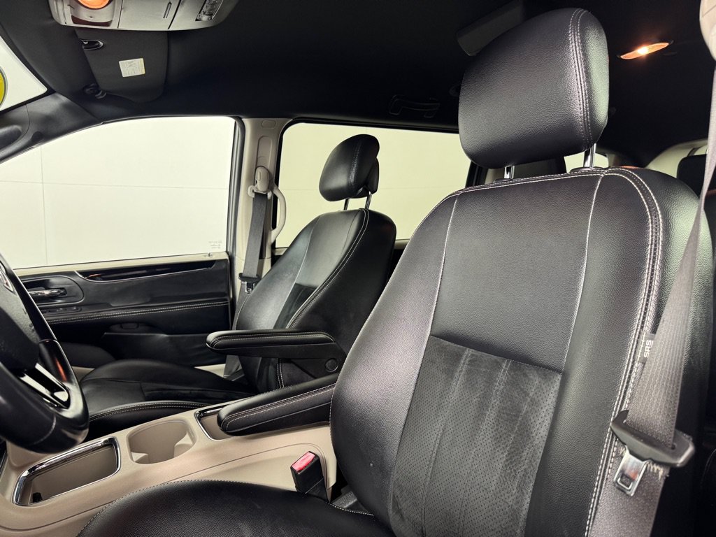 Used 2018 Dodge Grand Caravan SXT FWD image 12