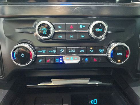 Used 2025 Ford F350 Lariat w/ Lariat Ultimate Package AWD/4WD image 31