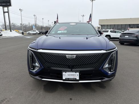 Certified 2024 Cadillac Lyriq Luxury image 3