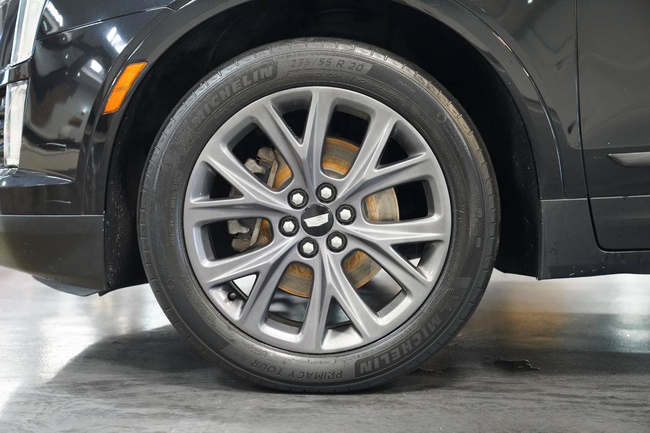 Used 2018 Cadillac XT5 Luxury w/ LPO, Black Ice Package FWD image 9
