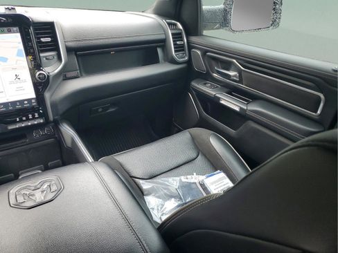 Used 2023 RAM 1500 Laramie AWD/4WD image 23