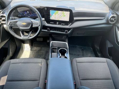 Used 2025 Chevrolet Equinox LT FWD image 38