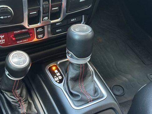 Used 2021 Jeep Wrangler Unlimited Rubicon AWD/4WD image 23