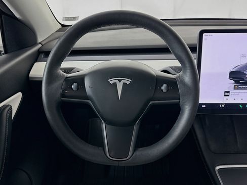 Used 2022 Tesla Model Y Long Range AWD/4WD image 16