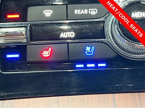 Used 2019 Lincoln Navigator Reserve image 22