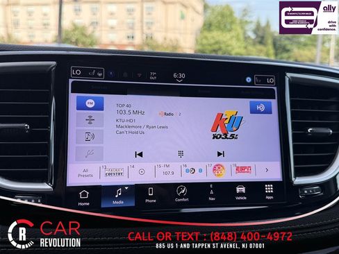 Used 2024 Chrysler Pacifica Limited FWD image 20