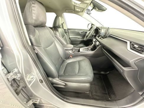 Used 2022 Toyota RAV4 LE AWD/4WD image 22