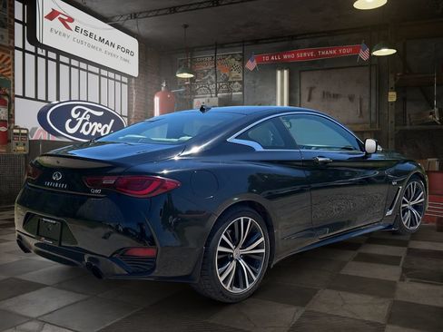 Used 2017 INFINITI Q60 3.0t RWD image 6
